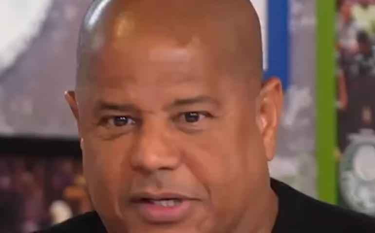 Marcelinho Carioca vê Memphis Depay apenas como um bom jogador no Corinthians: 'Não é craque'