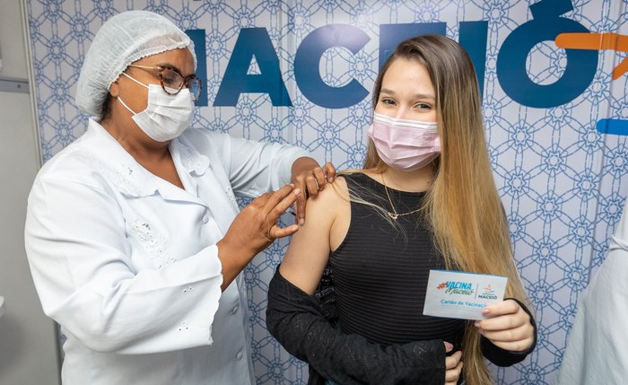 Estrutura montada garante celeridade na aplicação das vacinas, além de outras estratégias que dinamizam fluxo de atendimento