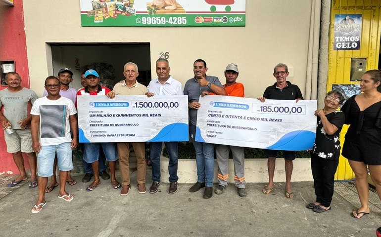 Alfredo Gaspar entrega R$1,5 milhão para obras do cais de contenção do Rio Quebrangulinho