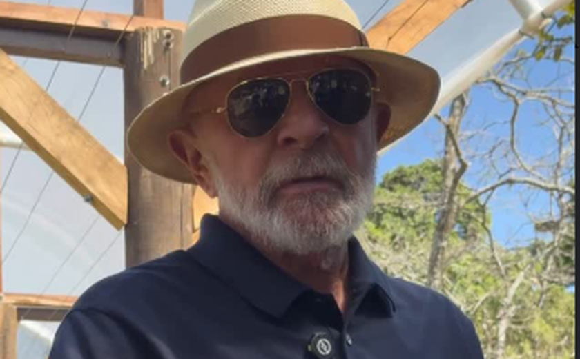 Lula planta uva no Alvorada e critica tarifas: 'não adianta o presidente Trump taxar'