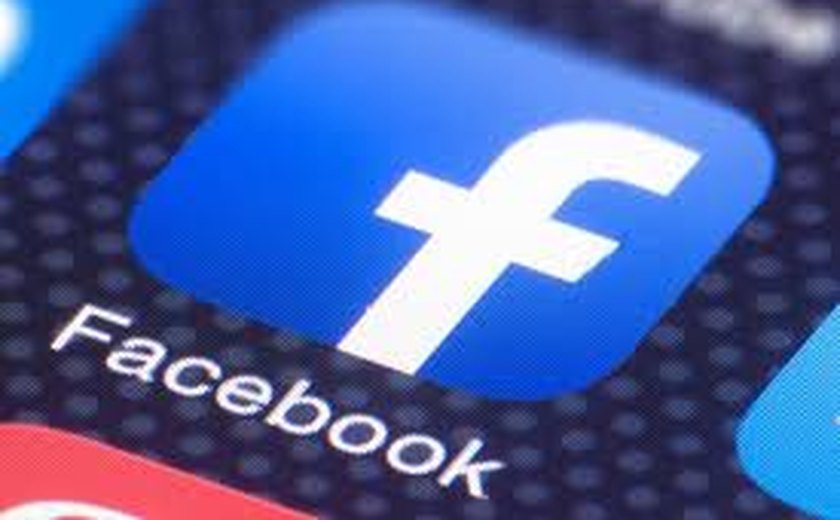 Facebook derruba rede ligada a Bolsonaro e filhos