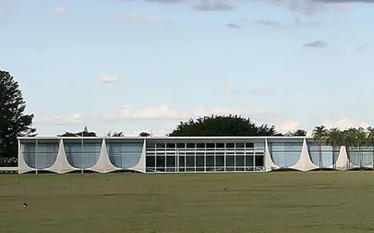 Palácio da Alvorada vai instalar usina de energia solar