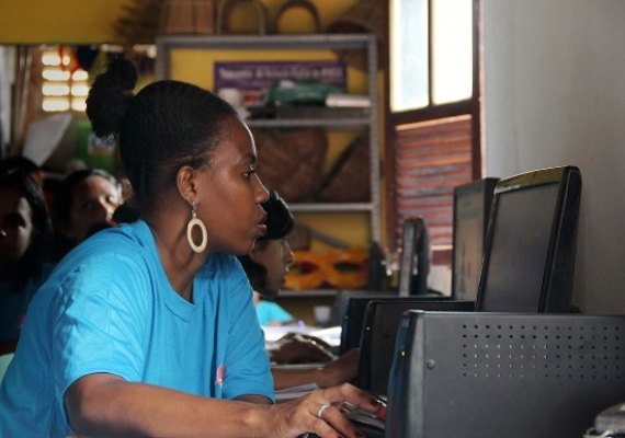Programa de Inclusão Digital já qualificou mais de 800 jovens em Ipioca