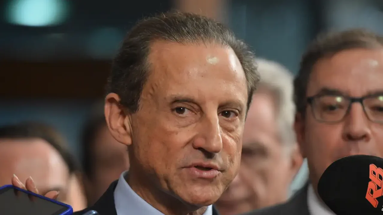 Paulo Skaf diz que Flávio Bolsonaro defende valores que Fiesp acredita