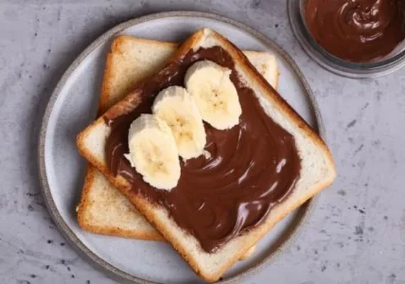 Creme de avelã: descubra os riscos de comer o alimento em excesso