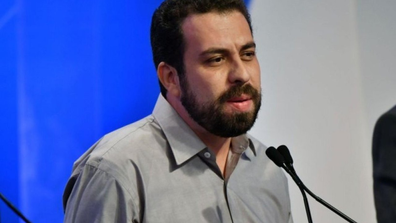 Grupo na transição deve sugerir revisão de decretos do saneamento, diz Boulos