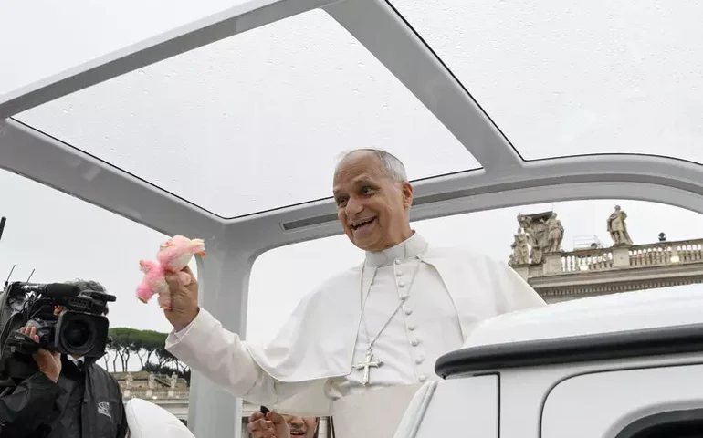 Papa lamenta mortes de migrantes e confirma visita a Lampedusa