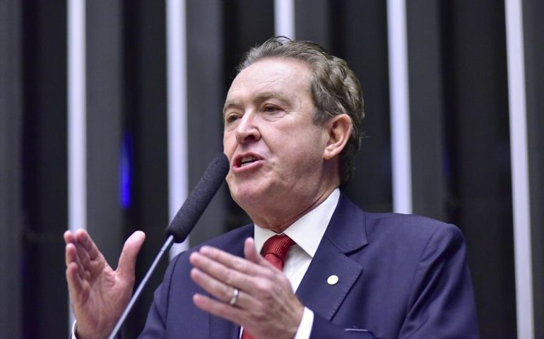 Projeto torna obrigatório alerta sobre substância tóxica em produtos destinados a grávidas