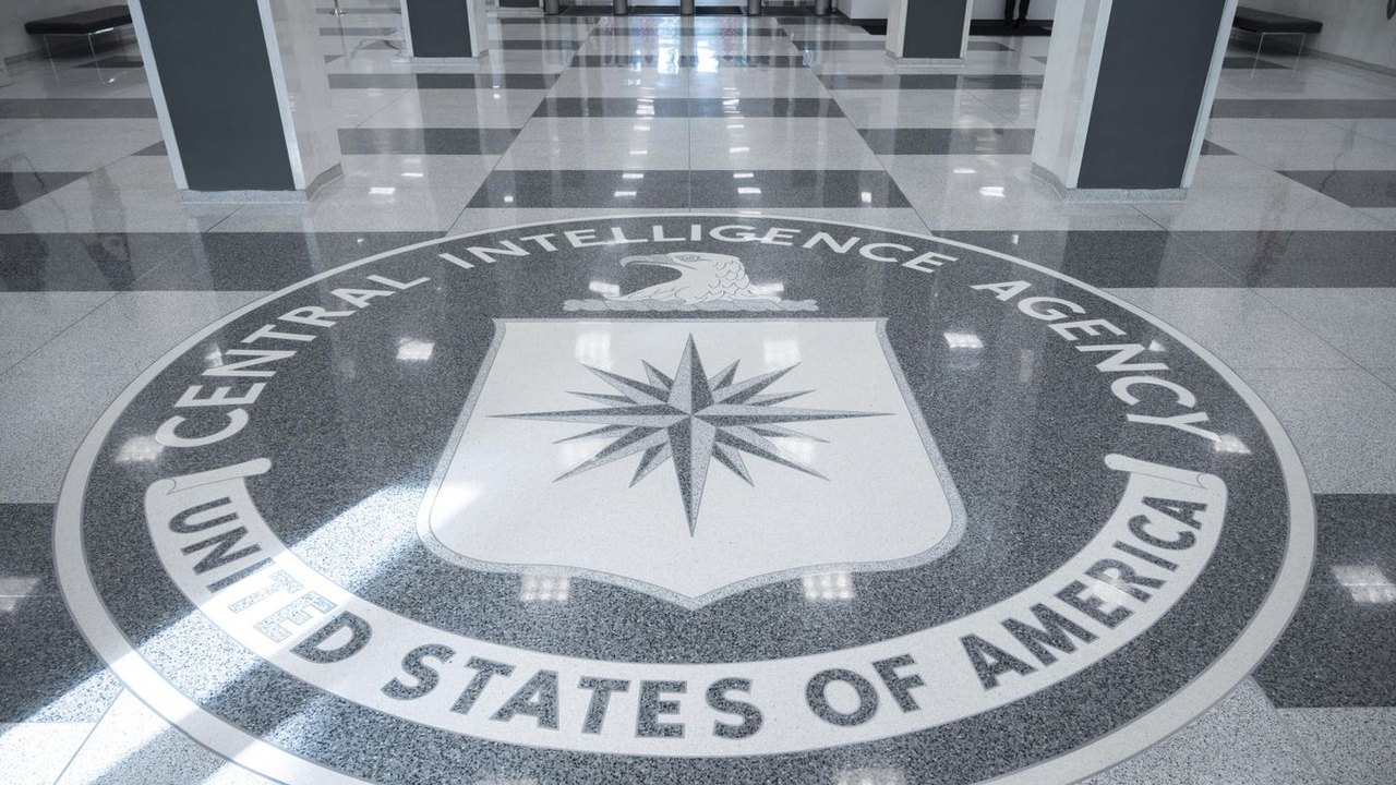 CIA mantém apoio de inteligência à Ucrânia apesar de atritos entre Trump e Zelensky, diz mídia
