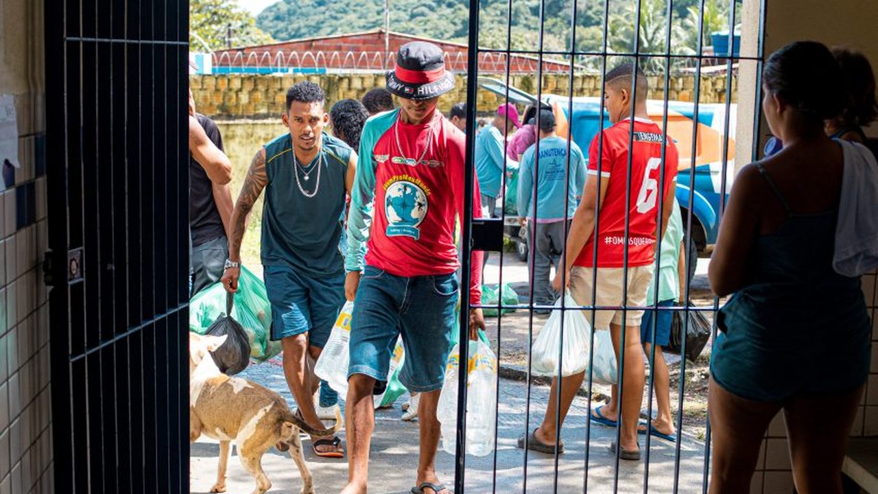 Abrigos de Fernão Velho recebem doações dos mercados públicos de Maceió