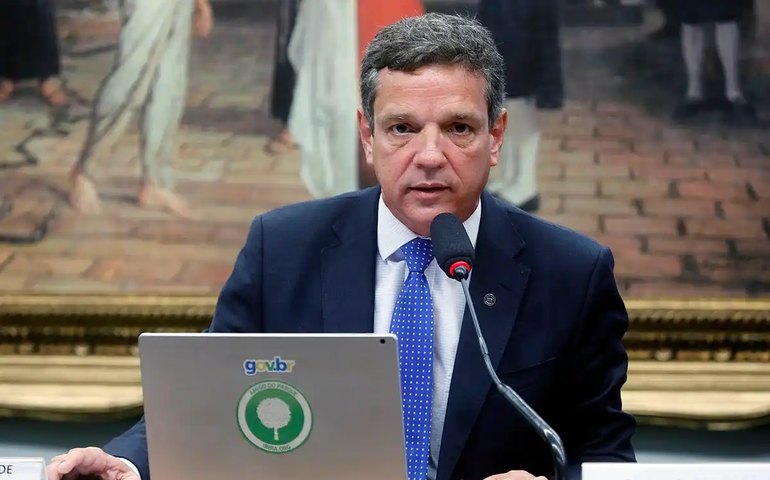 Novo presidente da Petrobras avança a troca de nomes na diretoria da estatal