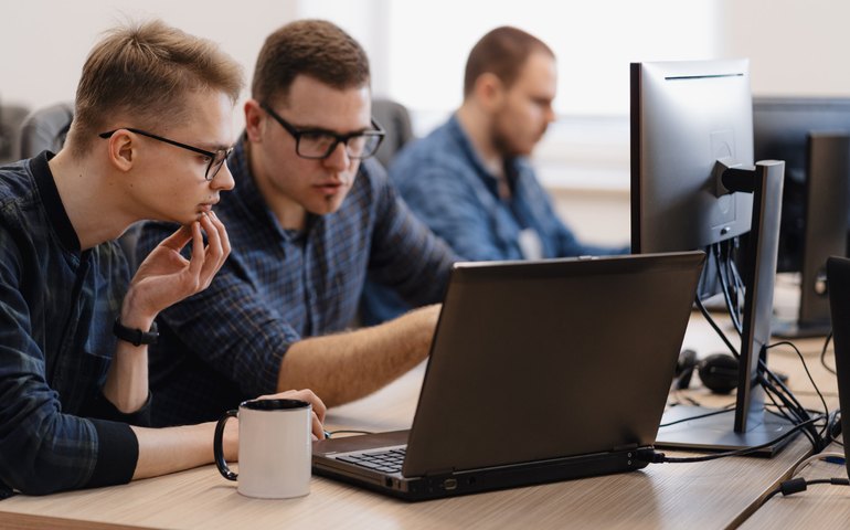 O que é e como funciona a alocação de profissionais de TI?