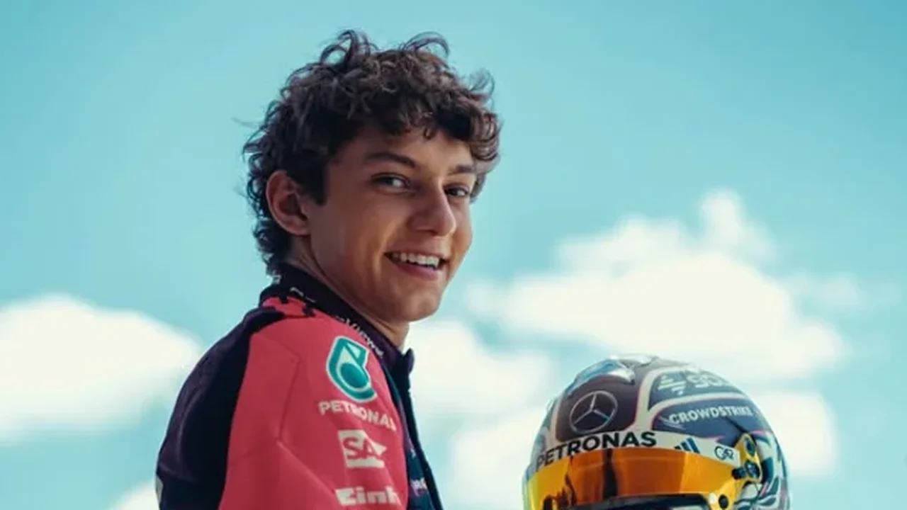 Kimi Antonelli conquista pole position no GP de Miami; brasileiro enfrenta incêndio no carro