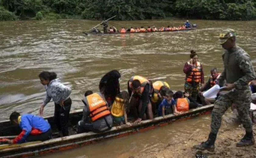 Prisão de traficantes de pessoas deixa ilhadas milhares de migrantes que tentavam atravessar a selva de Darién