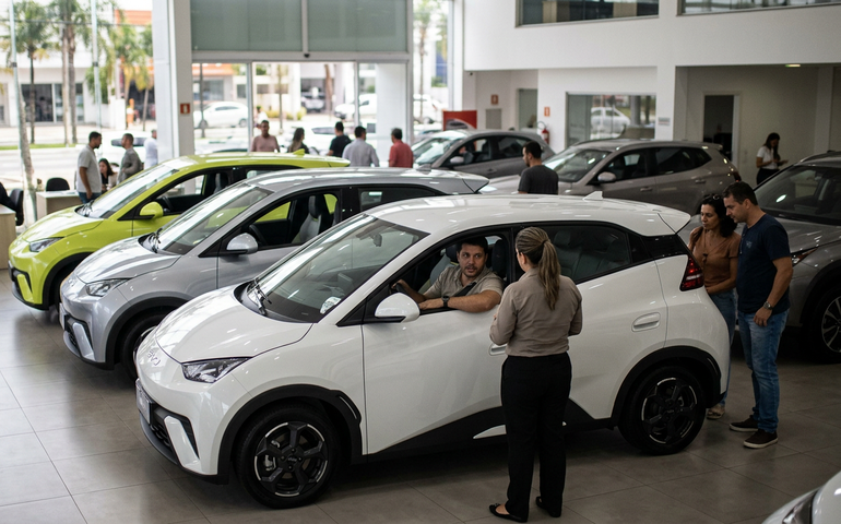 Fenabrave confirma liderança de modelo elétrico em vendas no varejo em fevereiro