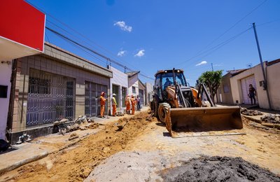 Obras na Avenida Getúlio Vargas, em Palmeira, irão melhorar qualidade de vida dos moradores