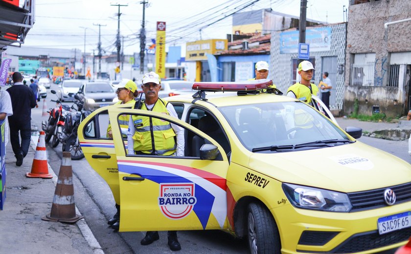 Agentes do Ronda no Bairro recuperam veículo furtado no Jacintinho