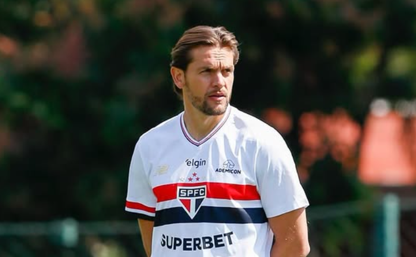 Rafael Toloi é apresentado pelo São Paulo e comemora retorno: 'Mais maduro'