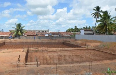 Escola Municipal José Buarque de Coruripe recebe conjunto de piscinas
