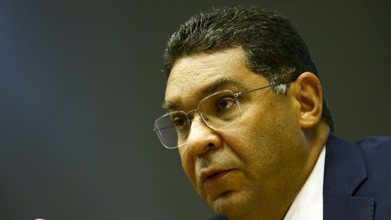 Sem plano de controle do gasto público, ciclo de corte de juros acaba este ano, diz Mansueto Almeida