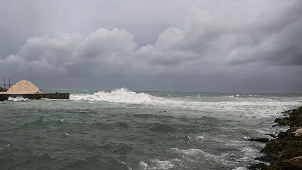 Texas se prepara para a chegada da tempestade tropical Beryl