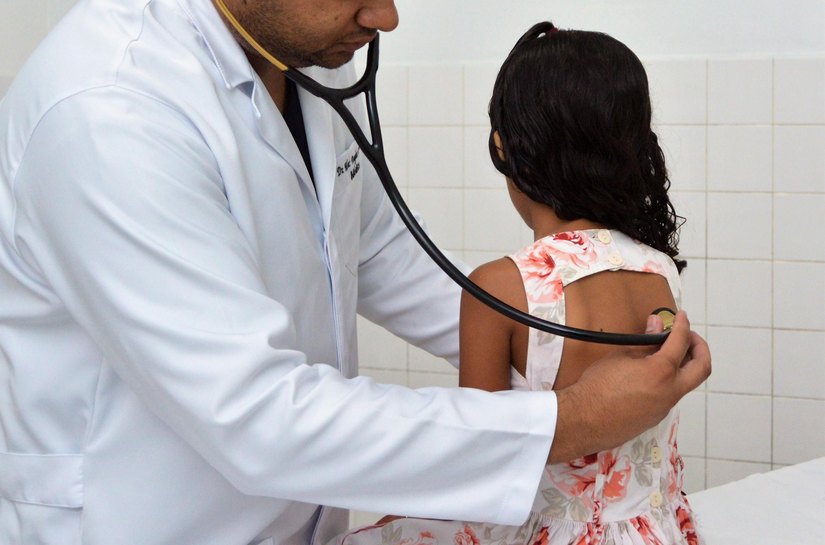 Meningite meningocócica: saiba o que é a doença e como prevenir