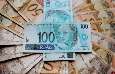 Home equity ganha força entre brasileiros para quitar dívidas caras, mas contratação exige planejamento e transparência