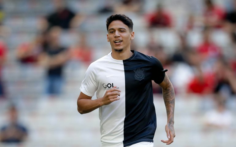 Corinthians tem primeiro tempo ruim, cai para Athletico-PR e acumula 6ª derrota no Brasileirão