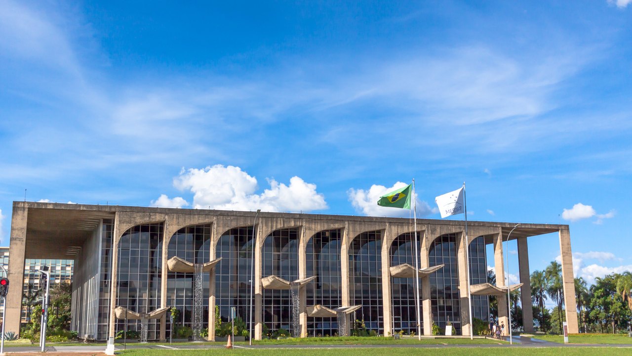 Maquete, carregador de fuzil e pó com alumínio: Polícia colombiana descobre plano de atentado contra o Palácio da Justiça, diz jornal