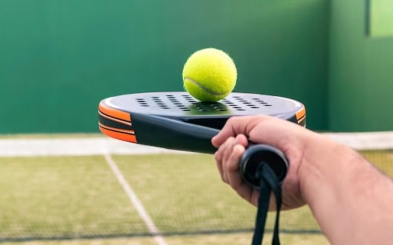 Verão, sol, diversão e esporte combinam com beach tennis