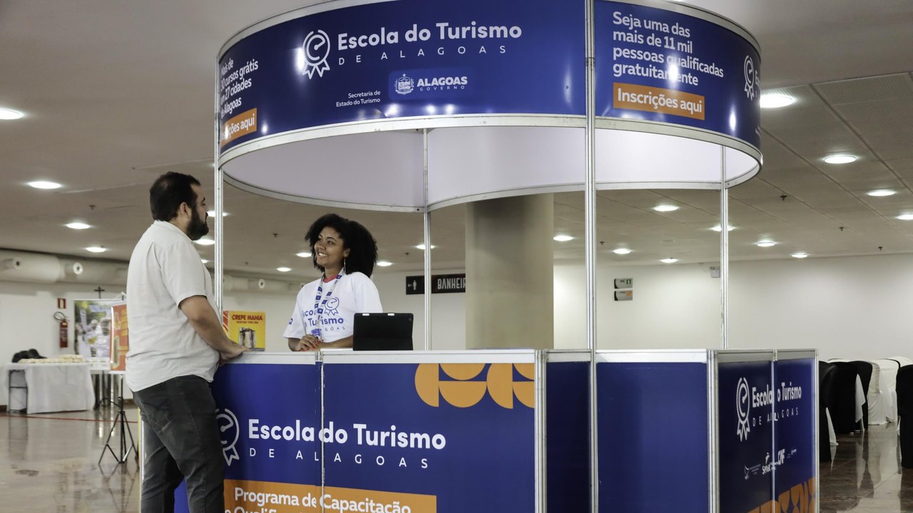 Escola do Turismo abre vagas para cursos gratuitos de inglês e espanhol em Maceió