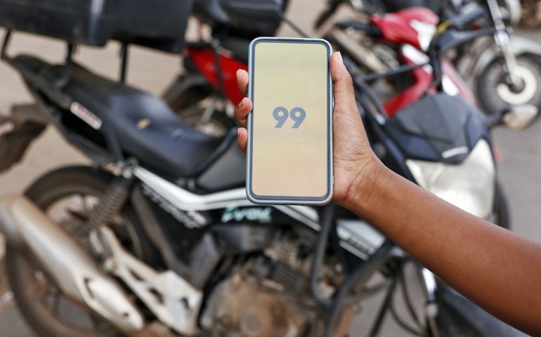 Prefeitura de São Paulo começa a apreender mototáxis