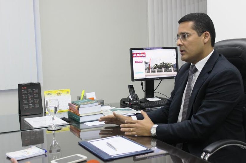 “Governo tem honrado seus compromissos com os servidores' diz Christian