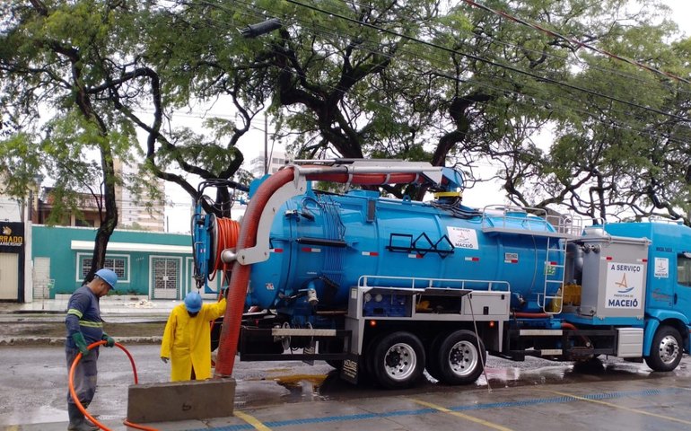 Infraestrutura intensifica serviços de drenagem durante fim de semana chuvoso