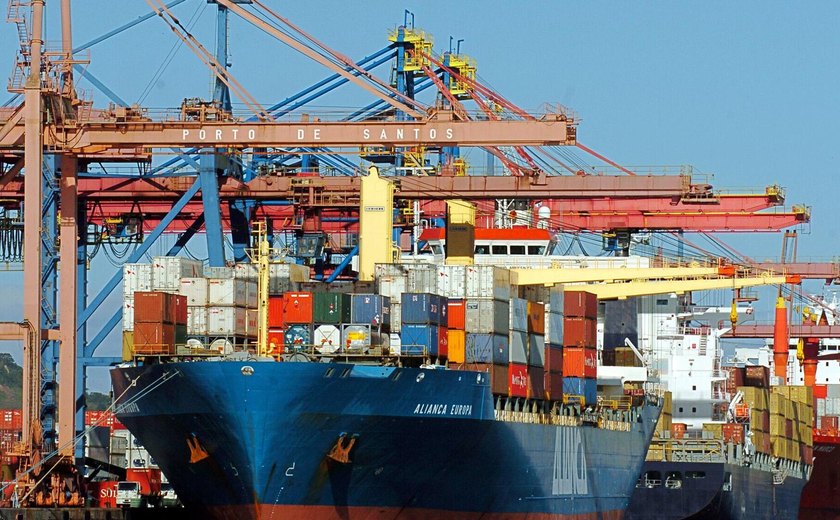 Mídia: Brasil busca apoio da China para cortar emissões de carbono no transporte marítimo