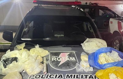 Força Tarefa apreende arma e mais de dois quilos de cocaína em ação no Virgem dos Pobres II