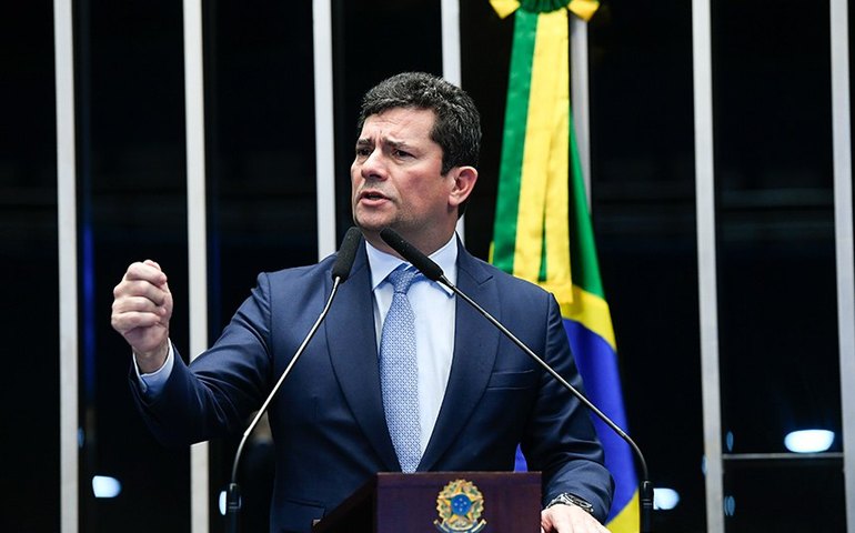 Moro fala em 'liberdade' e critica governo Lula ao receber homenagem de Zema em MG