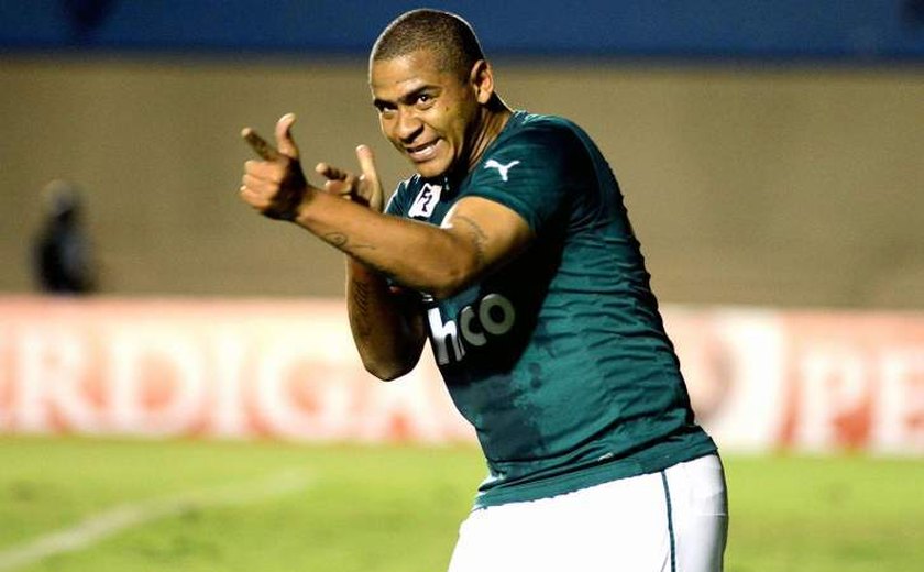 Walter, ex-Goiás e Fluminense, fica próximo de acerto com o São Caetano