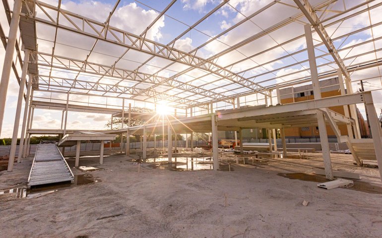 JHC visita obras da nova creche Gigantinhos do Vergel