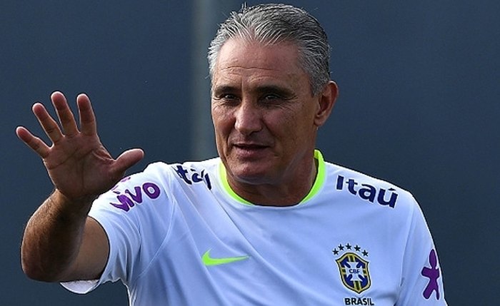 Técnico brasileiro retorna a lista de melhores do mundo