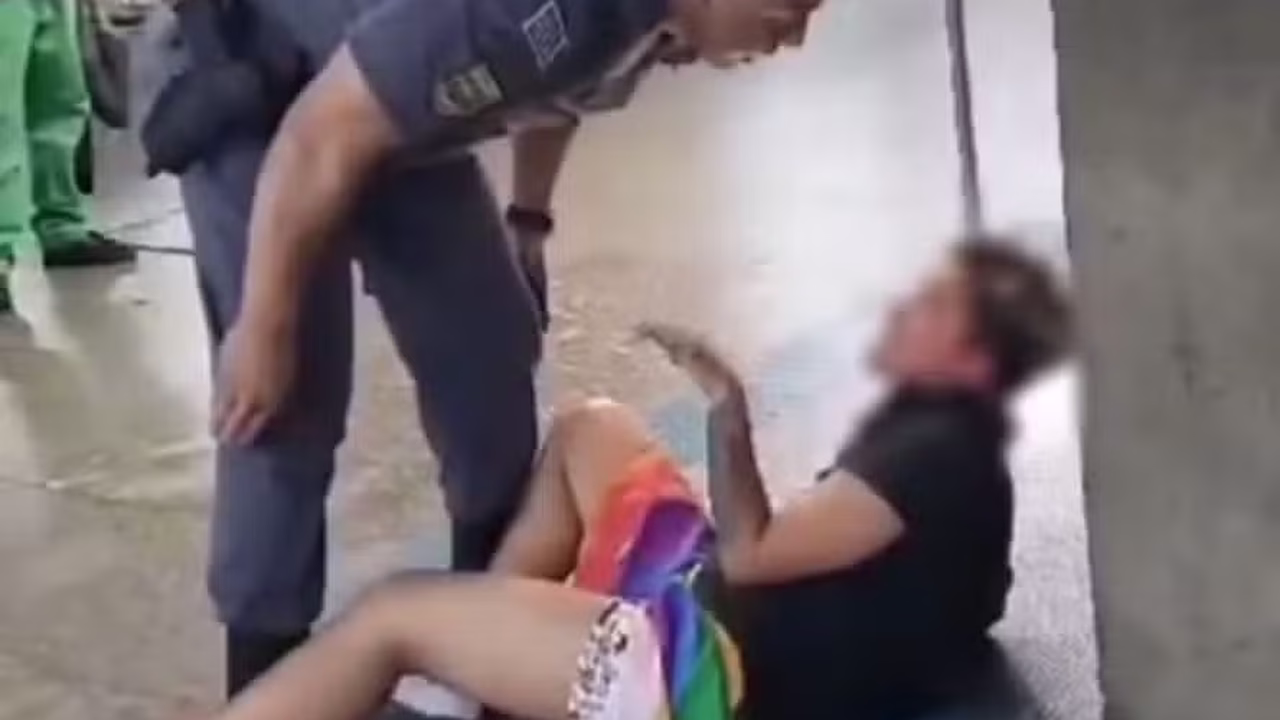 Mulher é agredida por policial militar na estação da Luz, em SP