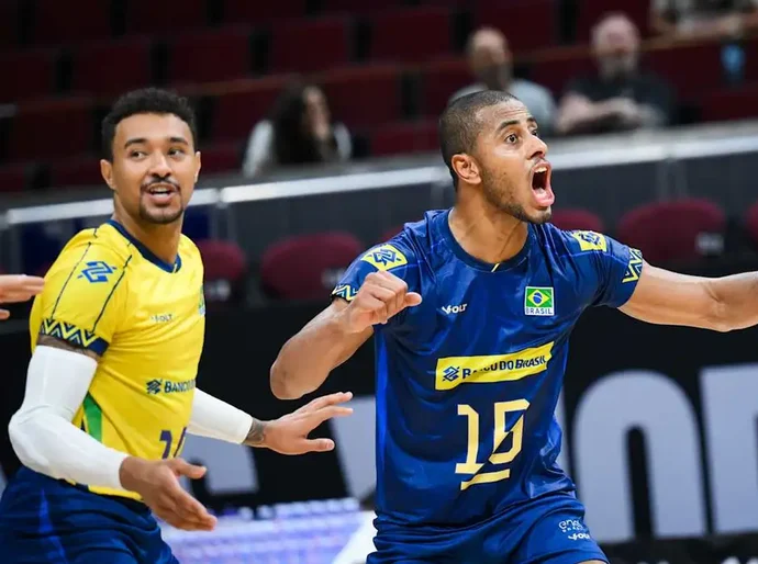 Brasil volta a vencer no Mundial e se garante nas oitavas de final