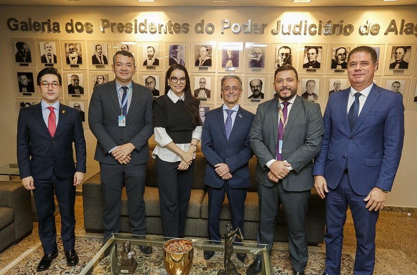 Presidente do TJAL recebe representantes da Caixa para discutir parcerias no Moradia Legal
