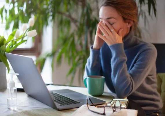 Dorme bem e sente cansaço excessivo? Entenda possíveis causas