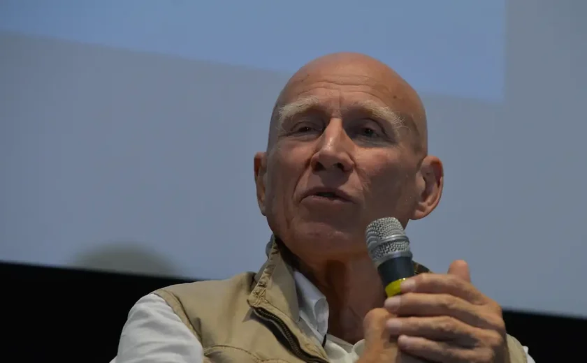 Sebastião Salgado foi homenageado na França em março; veja