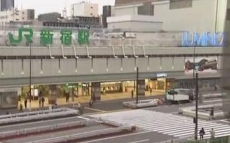 Terremoto destrói casas e abala transporte no Japão