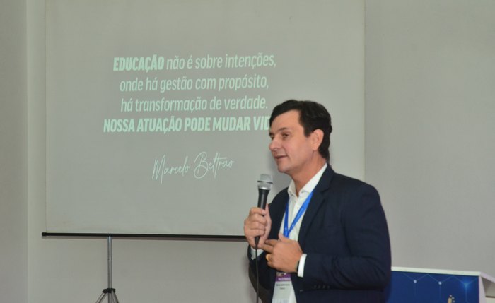 Apresentação foi acompanhada por gestores e especialistas em educação de diversas regiões do país Apresentação foi acompanhada por gestores e especialistas em educação de diversas regiões do país
