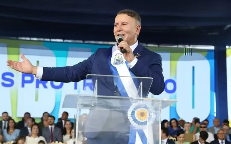 Prefeito de Palmas afastado sofre infarto na prisão do quartel da PM