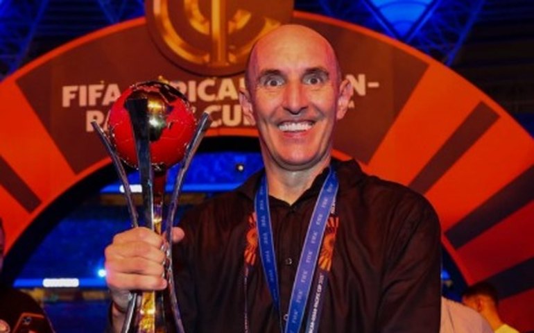 Técnico do Pyramids muda estilo do time e prevê duelo difícil com o Flamengo