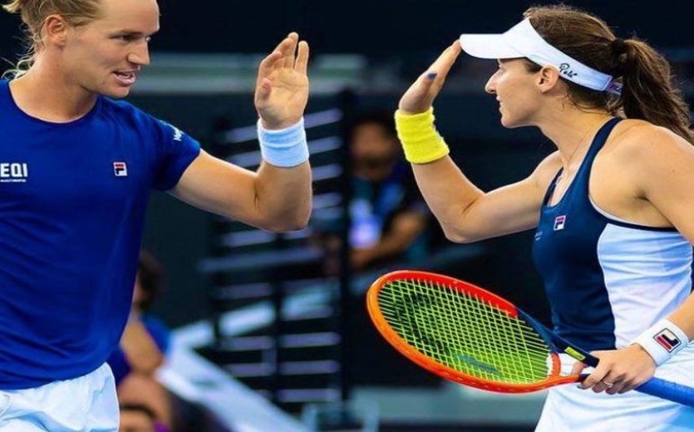 Stefani e Matos salvam quatro match points em dura estreia nas duplas mistas em Roland Garros